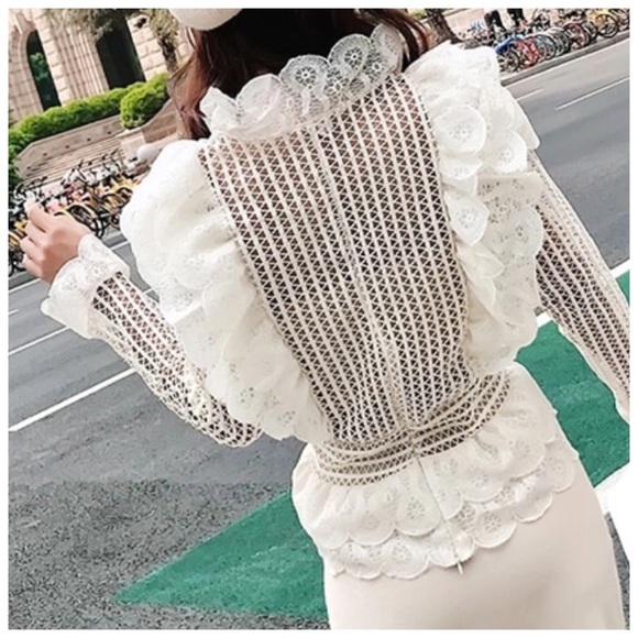 ❤️ The Lotta Gorgeous Lace Top - Picture 5 of 8